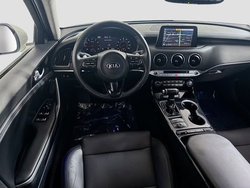Used 2018 Kia Stinger Premium image 15