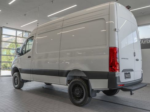 Used 2025 Mercedes-Benz Sprinter 2500 image 12