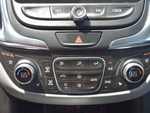 Used 2019 Chevrolet Equinox Premier FWD image 32