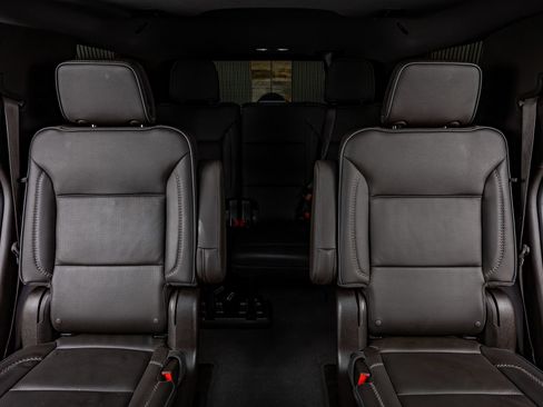 Used 2024 GMC Yukon Denali AWD/4WD image 36