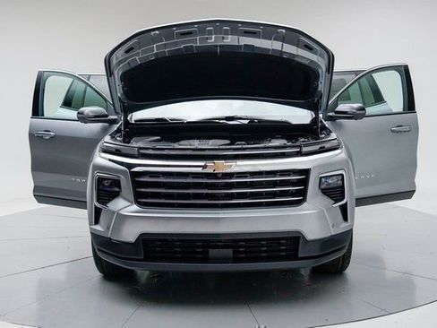 New 2026 Chevrolet Traverse LT w/ Enhanced Driving Package FWD image 16