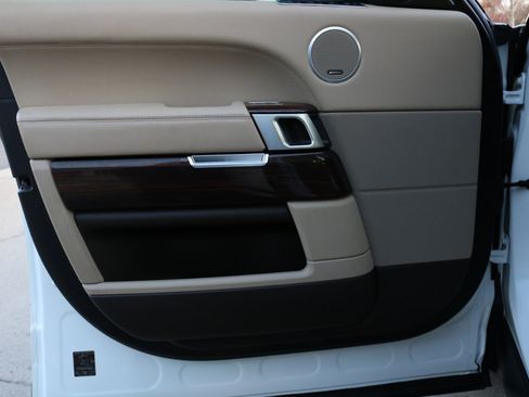 Used 2016 Land Rover Range Rover Supercharged image 18