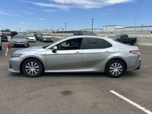 Used 2020 Toyota Camry LE FWD image 2