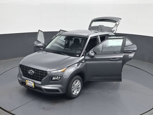 New 2026 Hyundai Venue SE FWD image 30