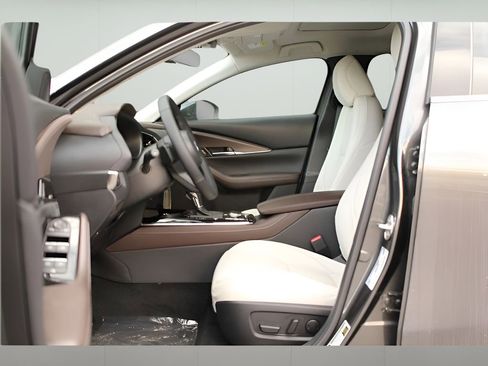 Certified 2025 MAZDA CX-30 2.5 Turbo w/ Premium Package image 10