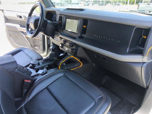 Certified 2023 Ford Bronco Badlands w/ Sasquatch Package AWD/4WD image 26