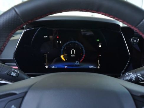 Used 2026 Chevrolet Trax RS w/ Sunroof Package FWD image 22