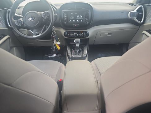 Used 2021 Kia Soul LX image 3