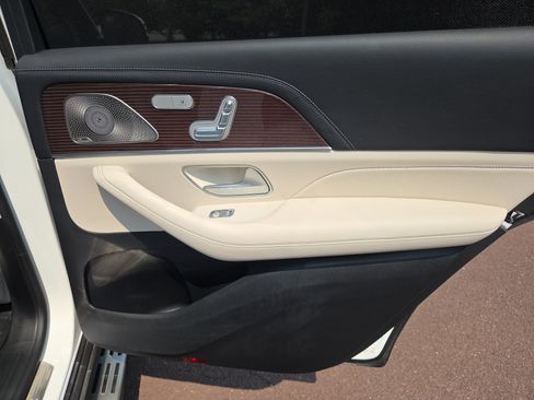 Used 2022 Mercedes-Benz GLS 450 4MATIC image 19