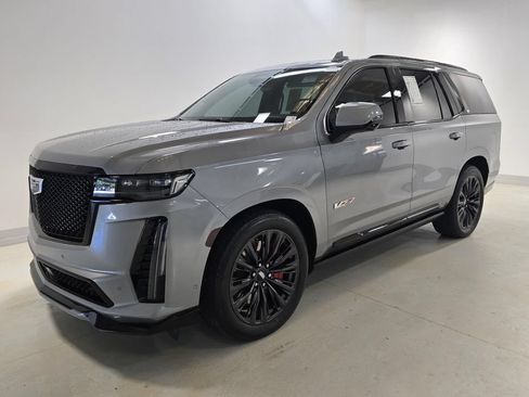 Used 2023 Cadillac Escalade V w/ LPO, ONYX Package AWD/4WD image 41