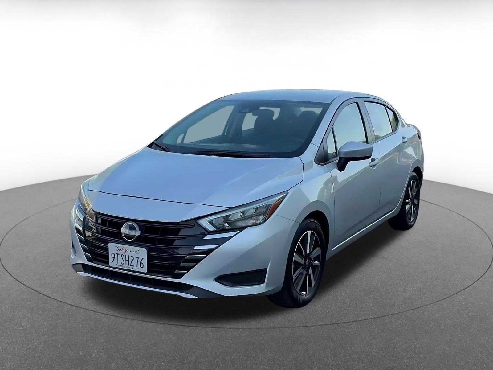 Used 2025 Nissan Versa SV FWD image 6