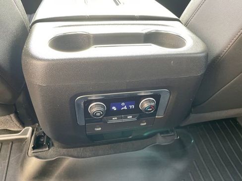 Used 2024 Chevrolet Tahoe Z71 image 20