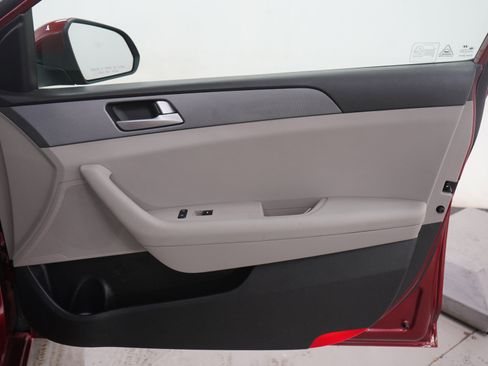 Used 2016 Hyundai Sonata SE FWD image 9