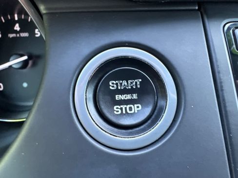 Used 2017 Land Rover Discovery Sport SE image 24