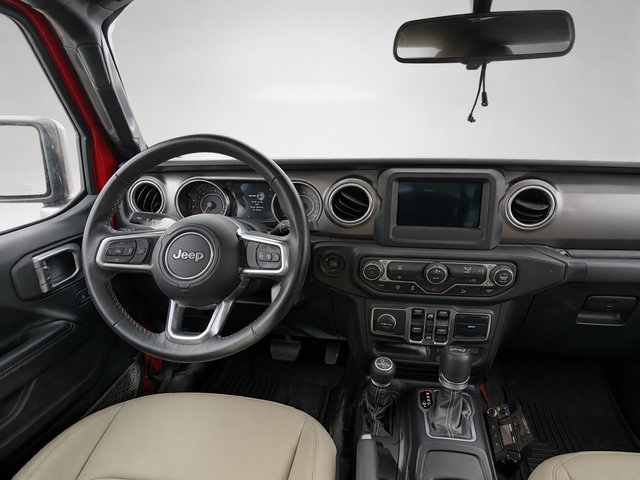 Used 2018 Jeep Wrangler Unlimited Sahara AWD/4WD image 21