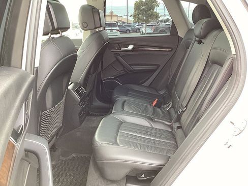 Used 2019 Audi Q5 2.0T Premium Plus w/ Premium Plus Package image 16