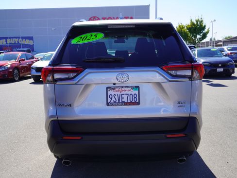 Used 2025 Toyota RAV4 XLE w/ Weather Package AWD/4WD image 9