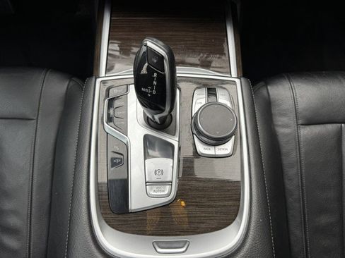 Used 2019 BMW 740i w/ Cold Weather Package RWD image 35
