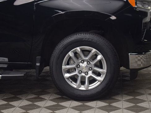 Used 2022 Chevrolet Silverado 1500 LT AWD/4WD image 32
