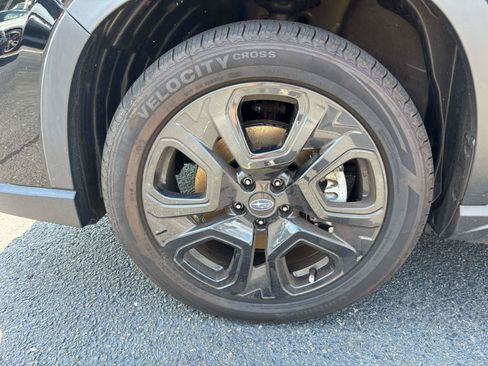 Used 2023 Subaru Ascent Onyx Edition AWD/4WD image 9