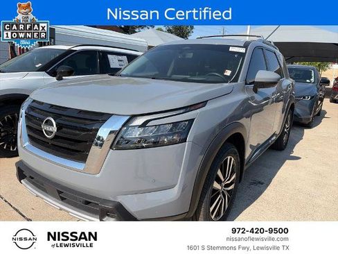 Certified 2025 Nissan Pathfinder Platinum FWD image 1