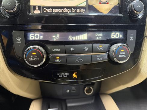 Used 2018 Nissan Rogue SL w/ Premium Package FWD image 25