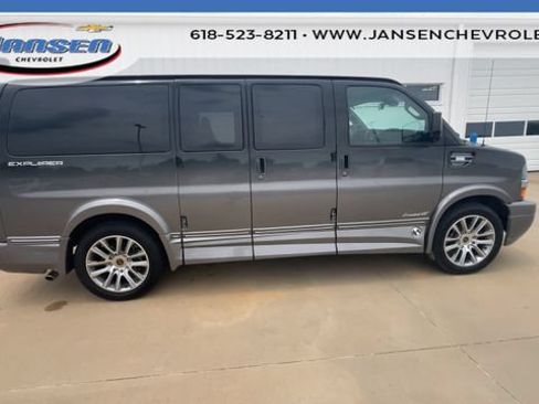Used 2021 Chevrolet Express 2500 LS w/ Enhanced Convenience Package RWD image 9