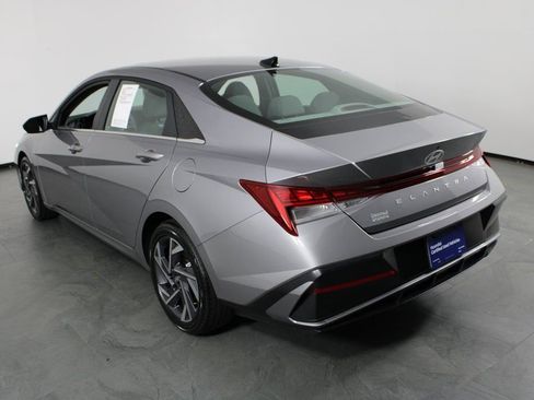 Certified 2025 Hyundai Elantra SEL image 4