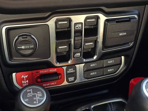 Used 2024 Jeep Wrangler Unlimited Rubicon image 38