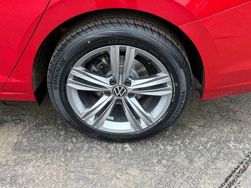 Certified 2023 Volkswagen Jetta SE FWD image 9