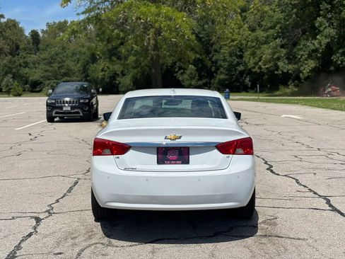 Used 2017 Chevrolet Impala LT w/ Convenience Package FWD image 7