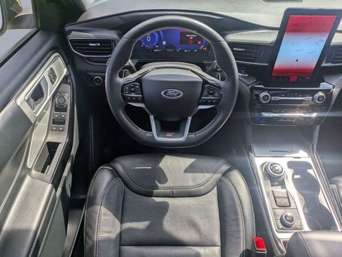 Used 2023 Ford Explorer ST w/ Equipment Group 401A AWD/4WD image 17