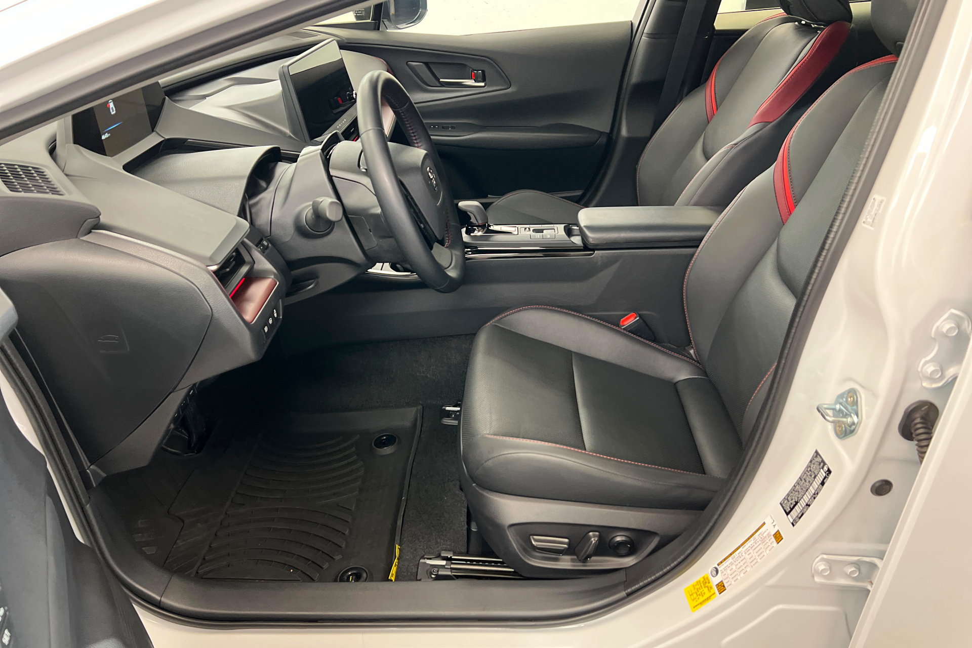 Certified 2026 Toyota Prius Plug-In Hybrid w/ Limited Premium Package FWD image 18