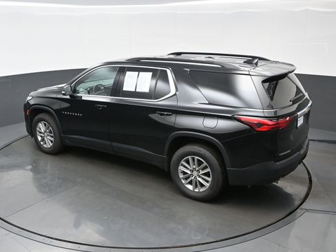 Used 2022 Chevrolet Traverse LT image 37
