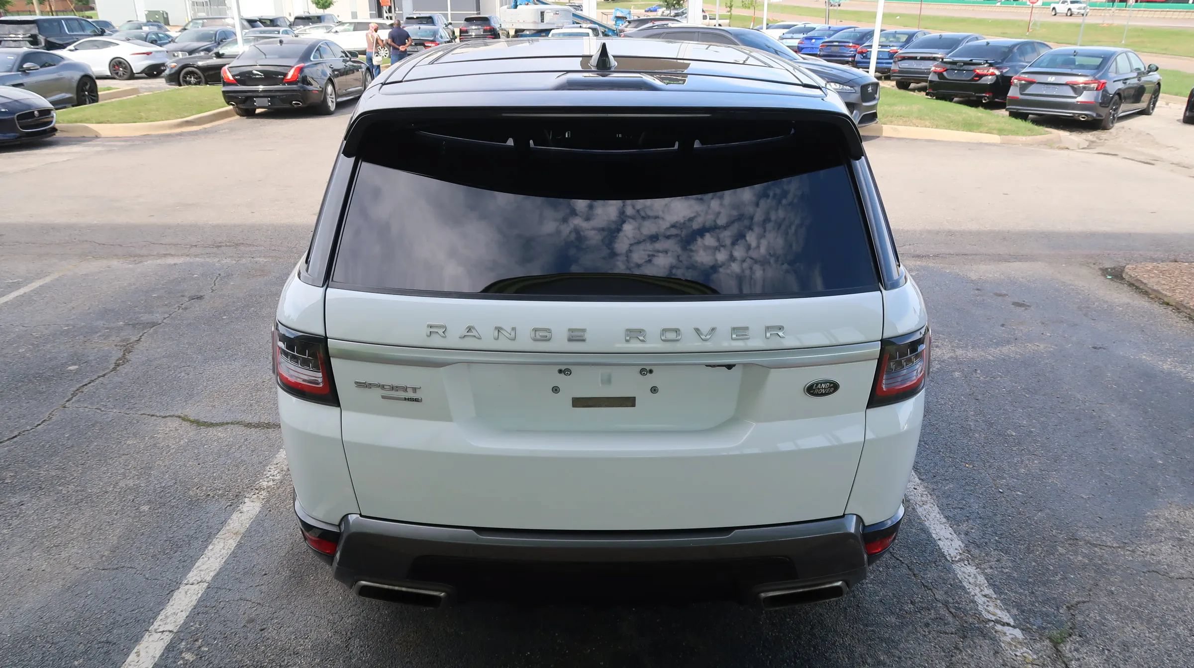 Used 2018 Land Rover Range Rover Sport HSE AWD/4WD image 11