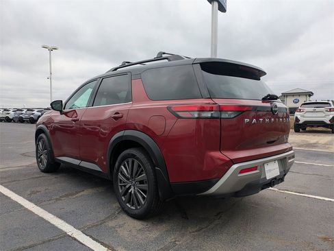 Used 2022 Nissan Pathfinder SL w/ SL Premium Package image 7