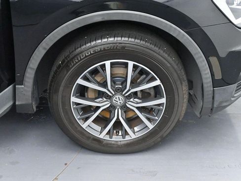 Used 2020 Volkswagen Tiguan SE w/ Panoramic Sunroof Package FWD image 35