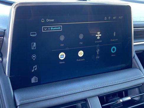 Used 2023 Chevrolet Suburban LT image 36