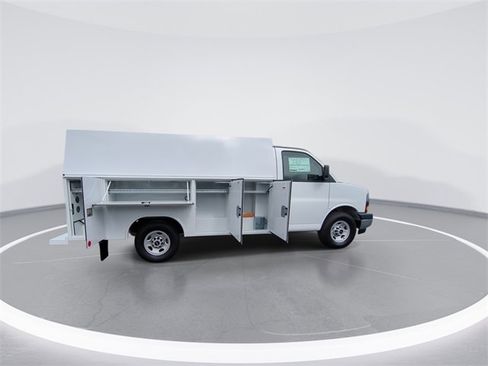New 2025 GMC Savana 3500 w/ Power Convenience Package image 9