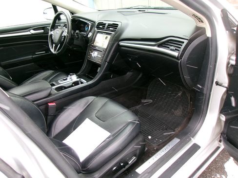 Used 2017 Ford Fusion Titanium FWD image 9