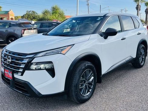 Used 2024 Nissan Rogue S image 3