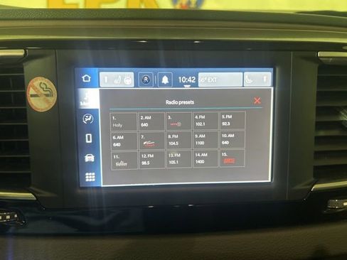 Used 2023 Chrysler Voyager LX FWD image 26