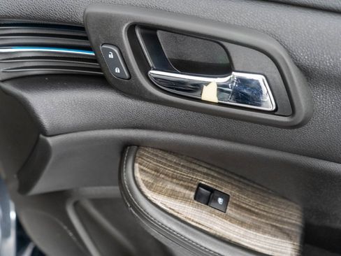 Used 2015 Chevrolet Malibu LT image 9