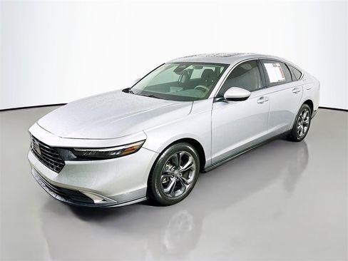 Used 2023 Honda Accord EX image 3