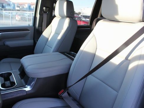 New 2026 GMC Sierra 2500 SLT image 2