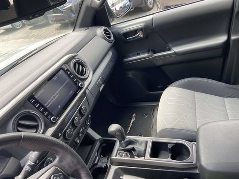 Used 2022 Toyota Tacoma TRD Sport w/ Technology Package RWD image 24