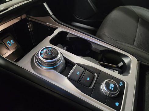 Used 2022 Ford Explorer XLT image 26