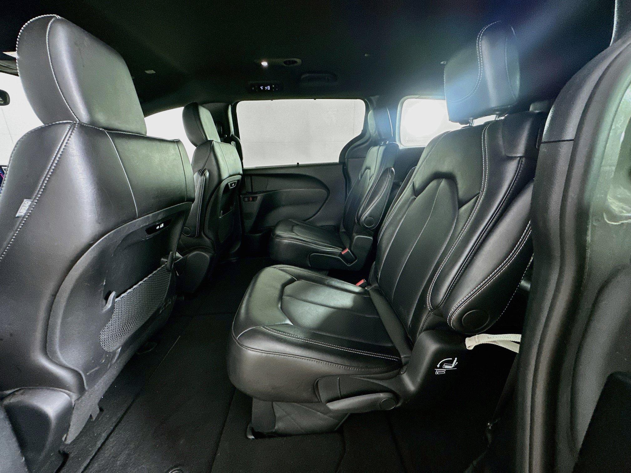 Used 2025 Chrysler Pacifica Select FWD image 27