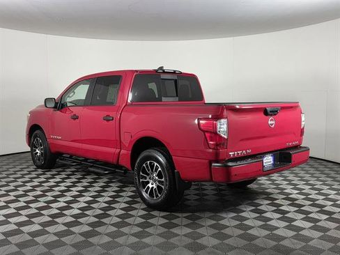 Used 2024 Nissan Titan SV w/ SV Convenience Package image 7