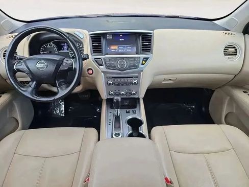 Used 2019 Nissan Pathfinder SL w/ SL Premium Package image 10